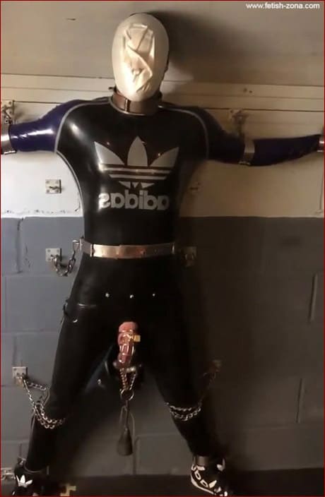 Amateur – Breath control for man chained to the wall - MP4